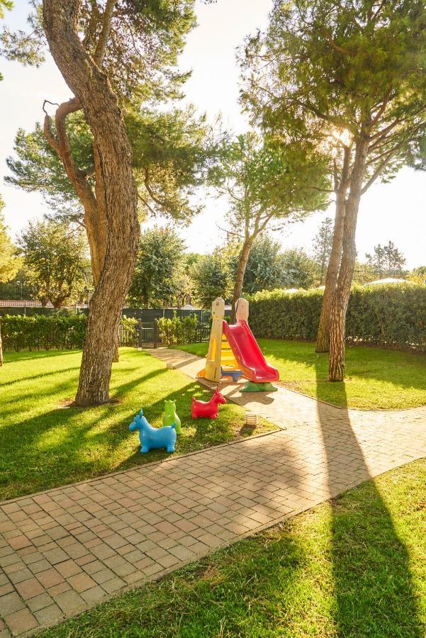 Aparthotel La Pineta Lido di Jesolo Dış mekan fotoğraf